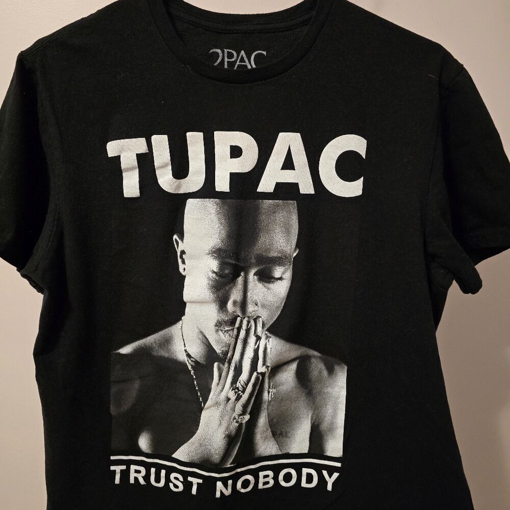 TUPAC "TRUST NOBODY" MENS BAND  TEE